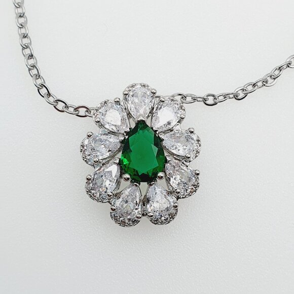 🔥NEW 925 Silver Plated 💎Moissanite Look White Green Pendant Necklace, GPMB1396 - Picture 7 of 8